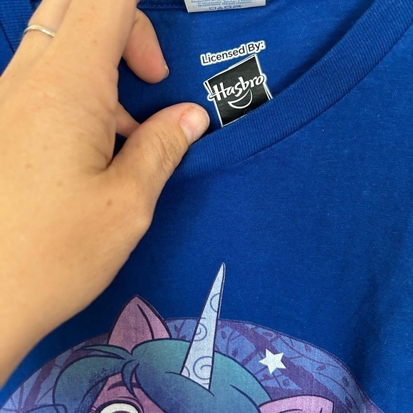2021 Hasbro Izzy my little pony graphic long sleeve - Picture 3 of 8